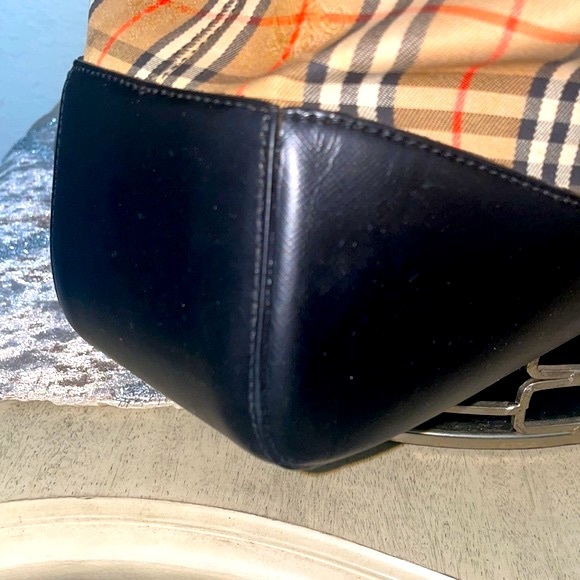 💗AUTHENTIC 💗 BURBERRY tote - Picture 5 of 17